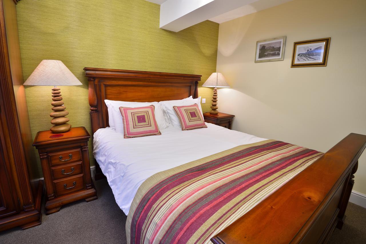 The George Hotel Crewkerne Exteriör bild